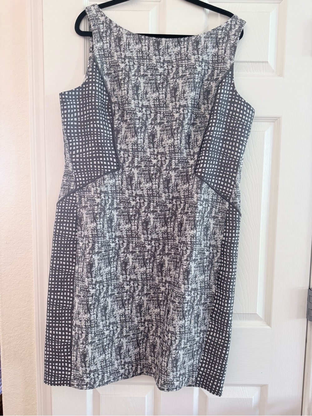Lafayette 148 New York Textured Gray and White Sheath Dress